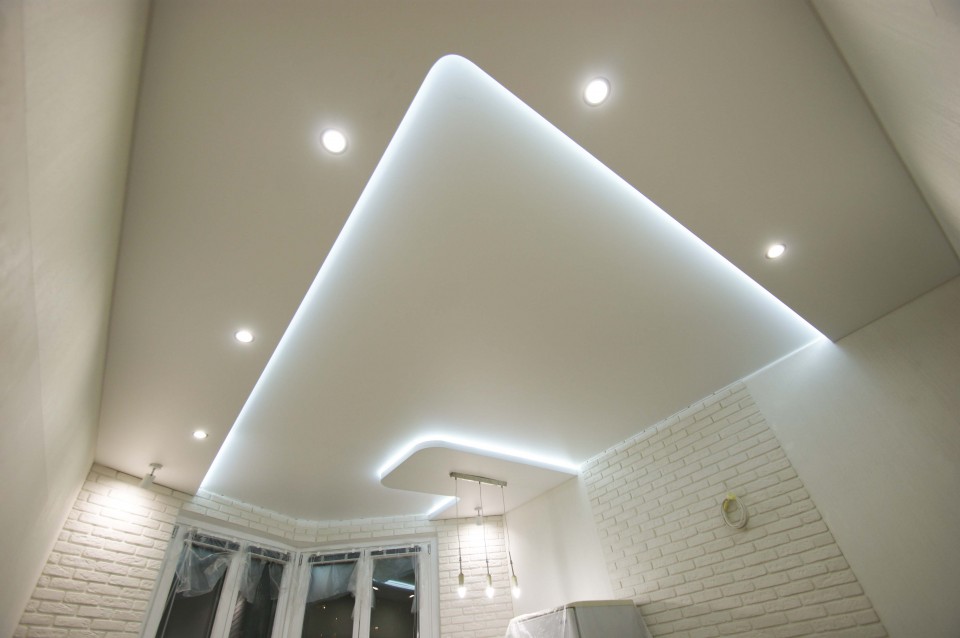 Заказать парящие натяжные потолки в г. Асбест